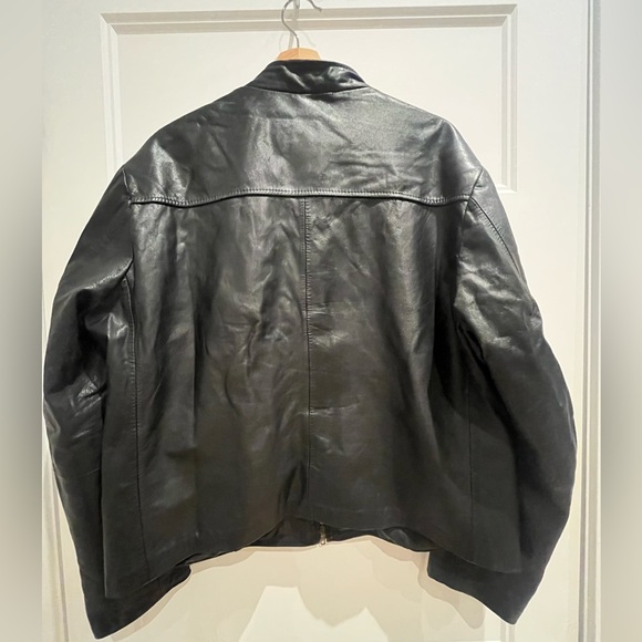 Vintage Classic Black Leather Zip-Front Jacket - women - Picture 6 of 9